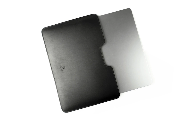 Etui na CD/DVD Szare Kwiaty pol_pl_Eleganckie-etui-na-MacBook-13-PRO-ze-skory-naturalnej-Baltan-Razor-49598_6