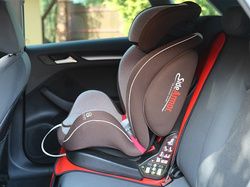 Husa de protectie profesional executata sub scaunul auto JUNIOR 