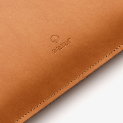 Husă elegantă pentru MacBook Air 13 M1 cu piele naturală Baltan Razor maro