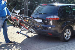 Platforma suport bicicleta Amos Tytan Plus 3 cu prindere pe carlig de remorcare, Otel