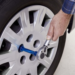  Cheie dinamometrica reglabila de 42-210 Nm, producator Goodyear + capac 