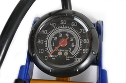  Pompa de picior cu 1 cilindru si manometru Goodyear 