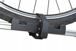 Suport biciclete Aguri Acuda 3 cu prindere pe bare transversale, Argintiu