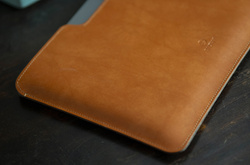 Husă elegantă pentru MacBook Air 13 M1 cu piele naturală Baltan Razor maro