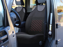 Set Huse Auto Universale din 9 Piese, Material Piquat, Culoare Negru cu Rosu, Compatibile cu Scaune cu Airbag