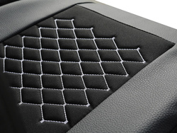 Husa Auto cu Suport Lombar, Model POK-TER Motive, Universala, Culoare Negru